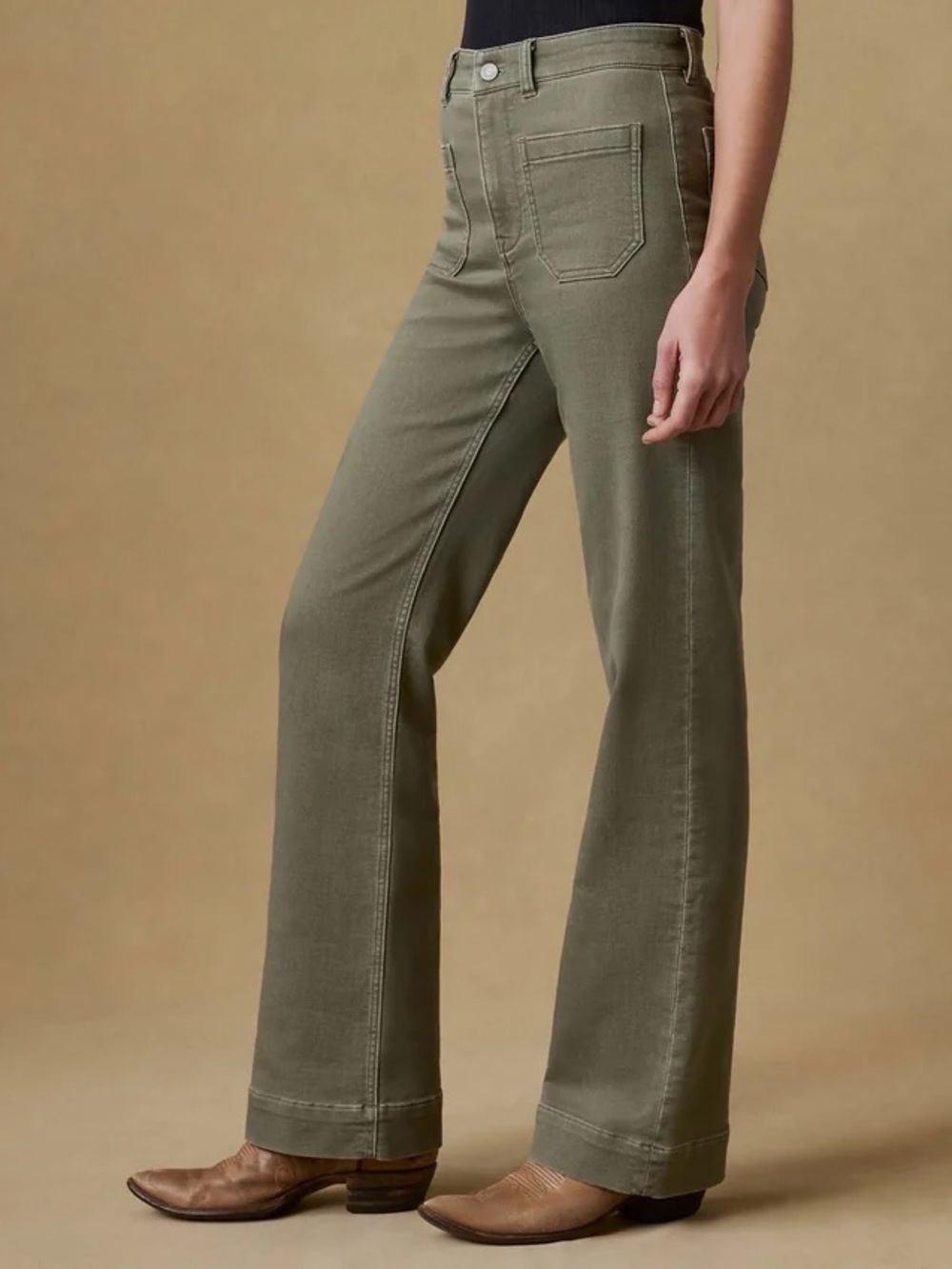 Faherty
Stretch Terry Patch Pocket High-Rise Utility Jeans Size 27